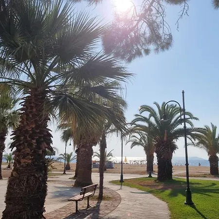 Dafni Seaside Apartman *