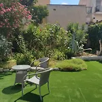 Dafni Seaside Апартаменты